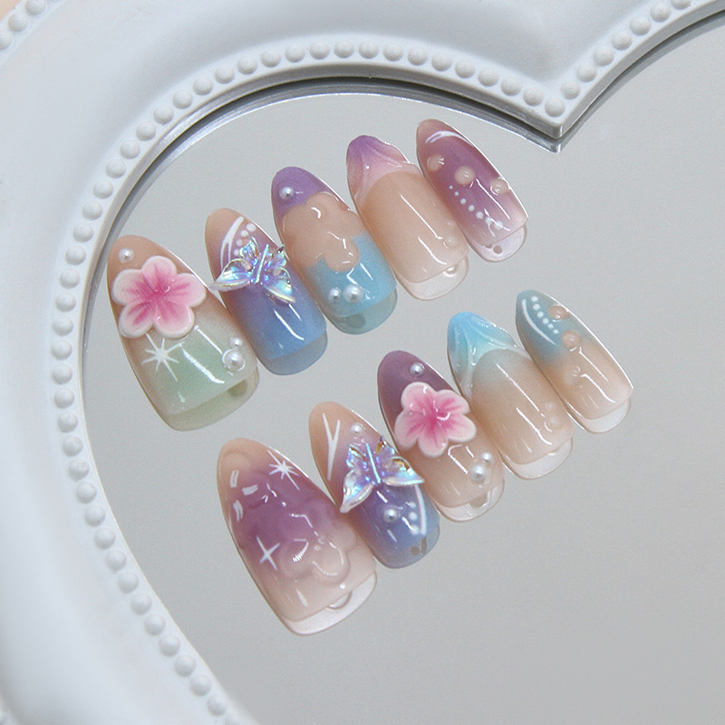30枚入りフェイクネイル 3Dフラワー スター バタフライ  - Resin Art Design For Wedding のレビューと価格