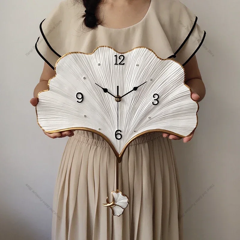 モダンな装飾壁時計アート壁画寝室高級サイレント壁時計電子シン - Resin Art Clock のレビューと価格