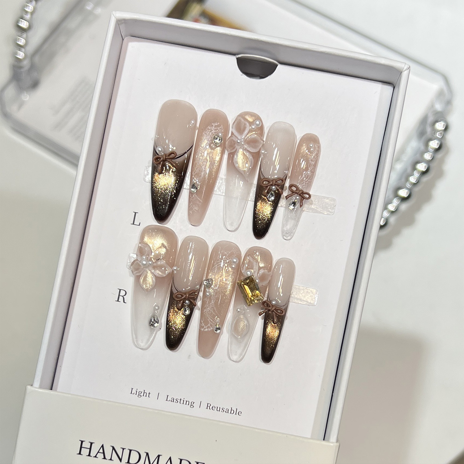 10個入り キャットアイプリント フレンチネイルアート ブラ - Resin Art Design For Wedding のレビューと価格